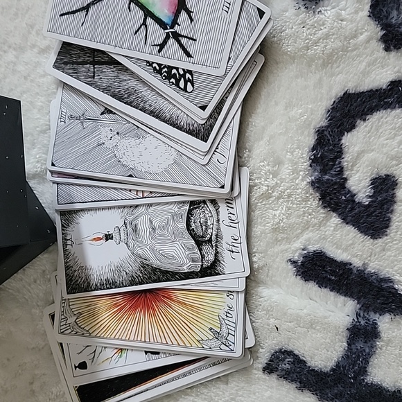 The Wild Unknown Tarot Deck - Picture 7 of 8